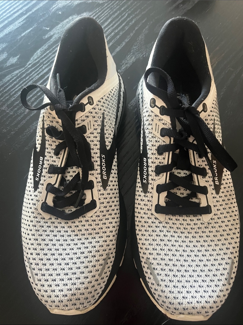 Brooks Adrenaline GTS 22